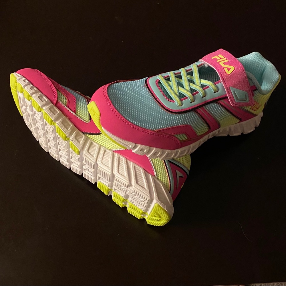 BLACK FRIDAY SALE - Fila Crater Running Sneakers - Picture 2 of 8
